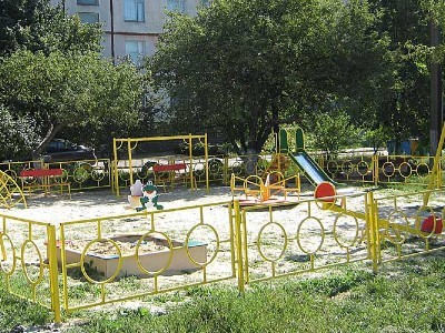 Дитячі ігрові майданчики